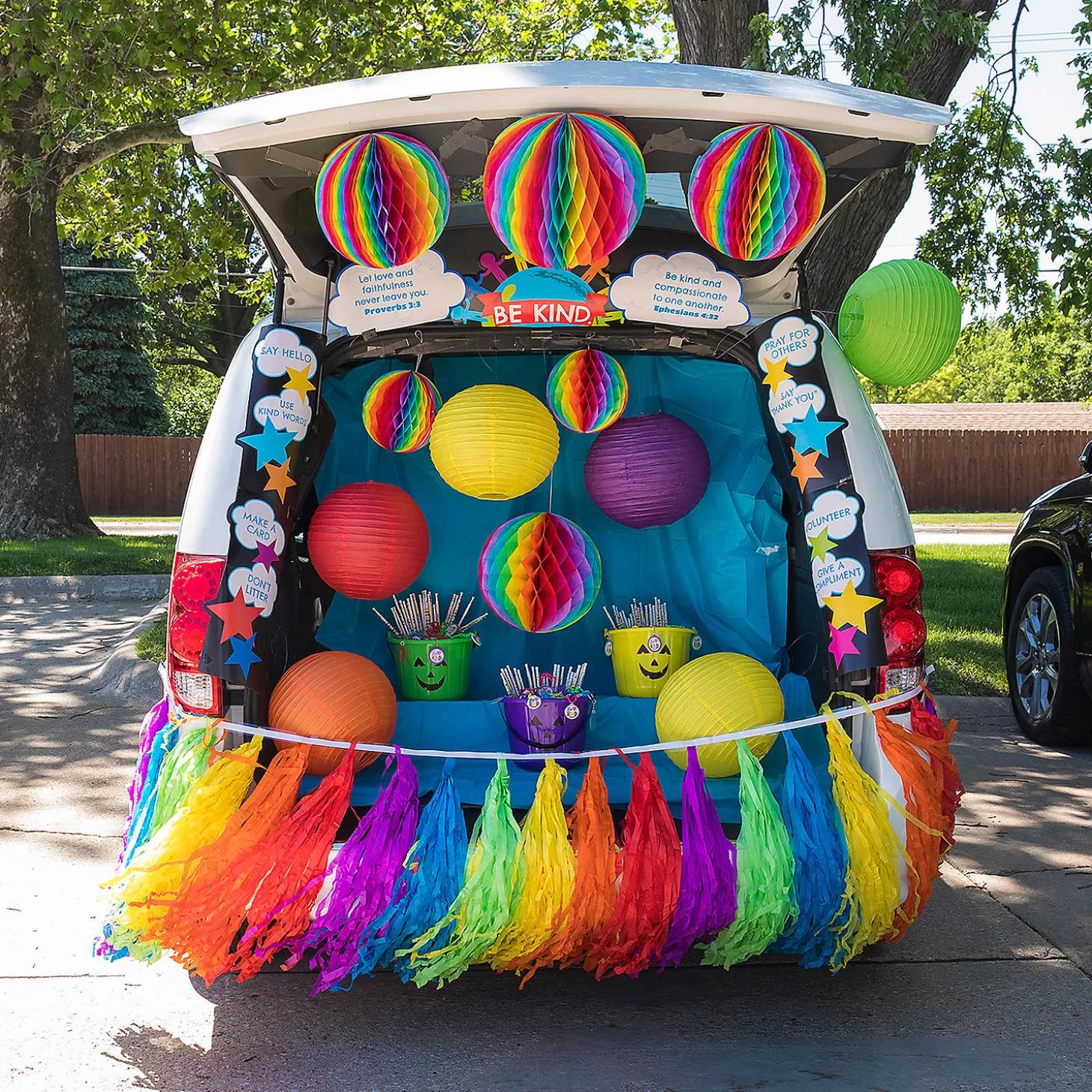 New Be Kind Trunk-Or-Treat Decorating Kit - 30 Pc. Halloween Fun Kits