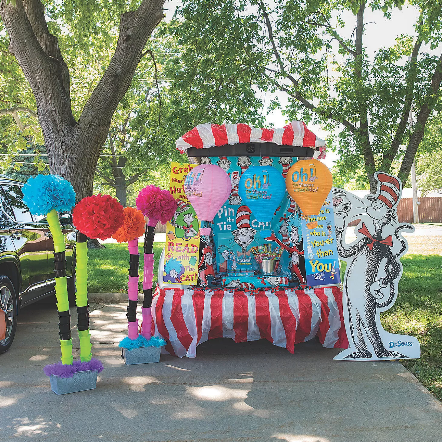 Outlet Dr. Seuss™ Trunk-Or-Treat Decorating Kit - 63 Pc. Halloween Fun Kits