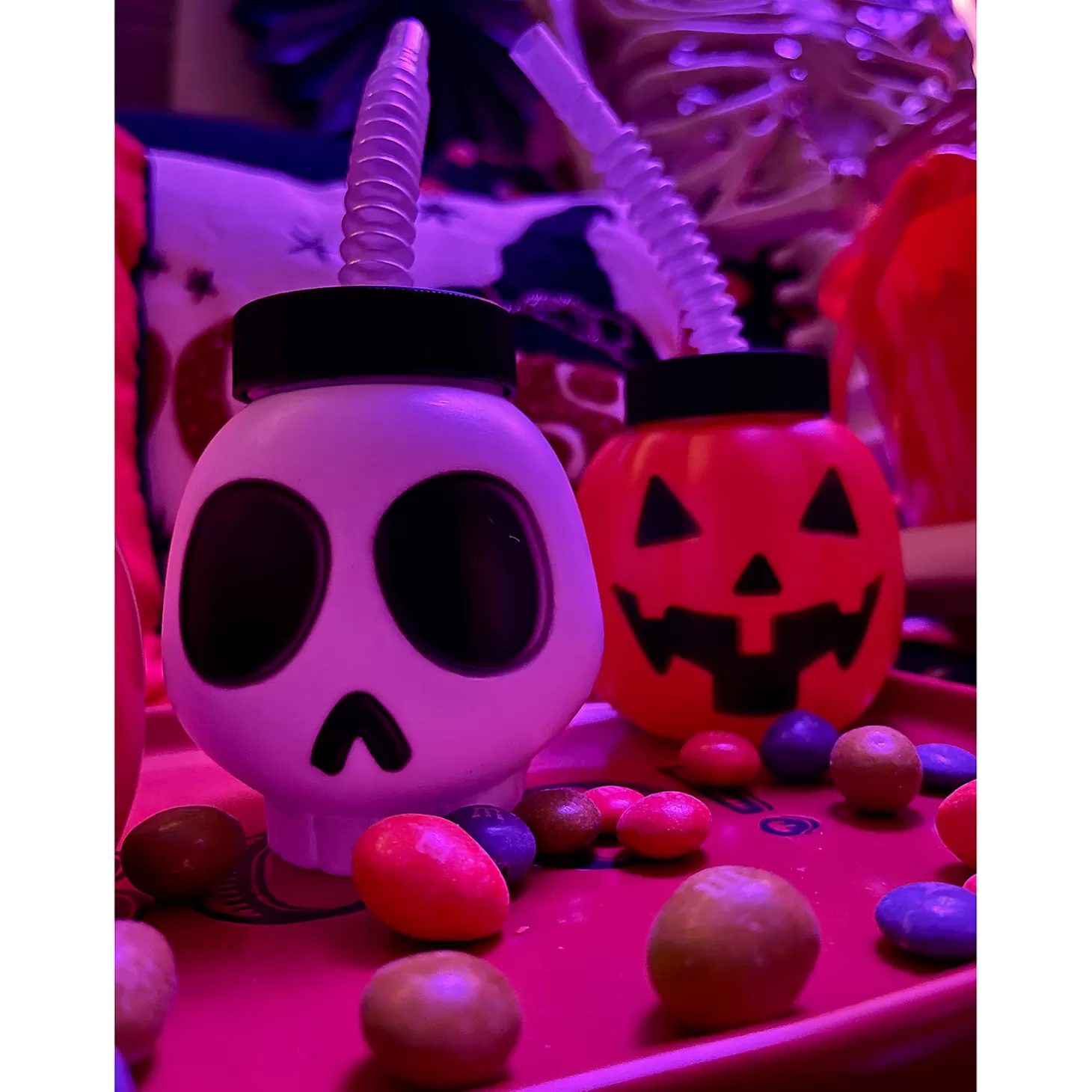 Cheap Halloween Character Bpa-Free Plastic Cups With Lids & Straws - 12 Ct. Tableware