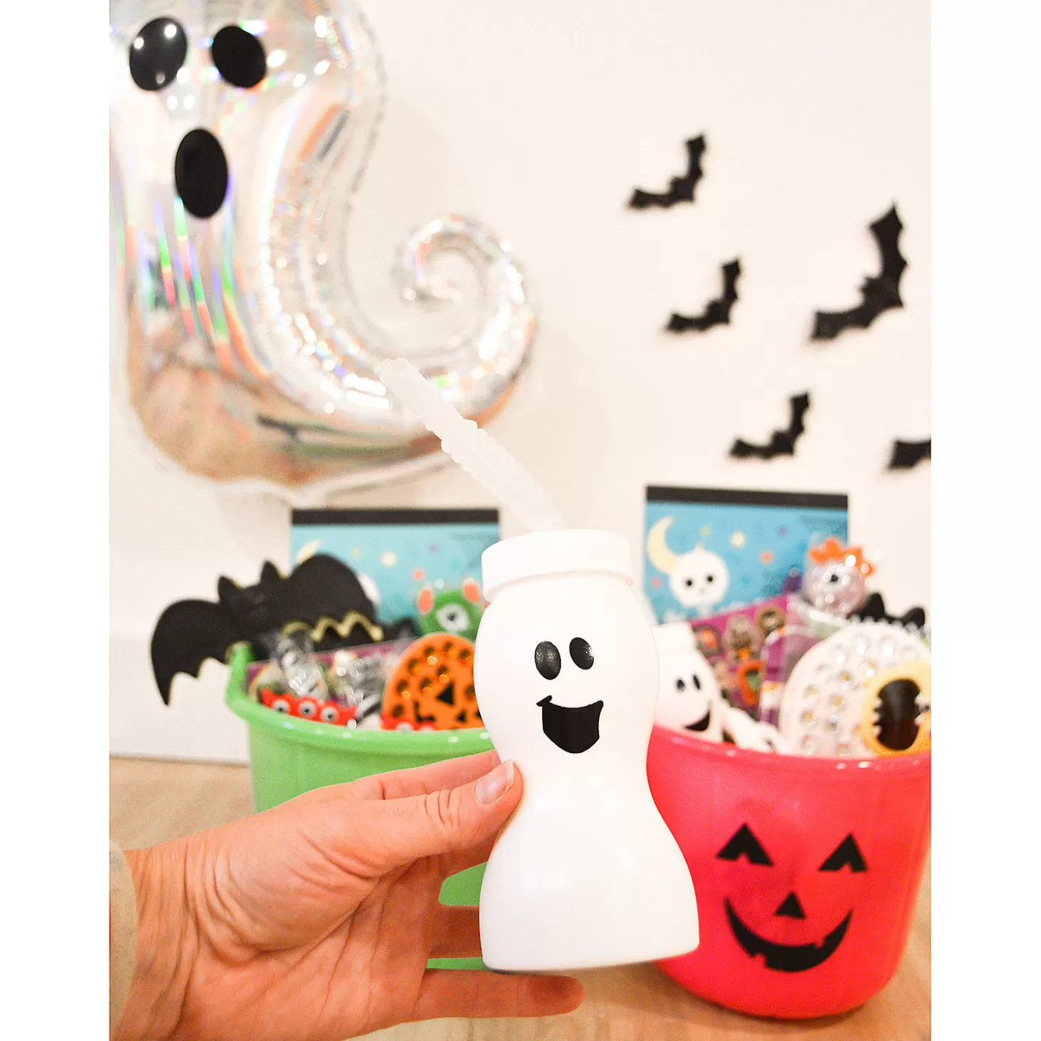 Best Sale Molded Ghost Bpa-Free Plastic Cups With Lids & Straws - 12 Ct. Tableware