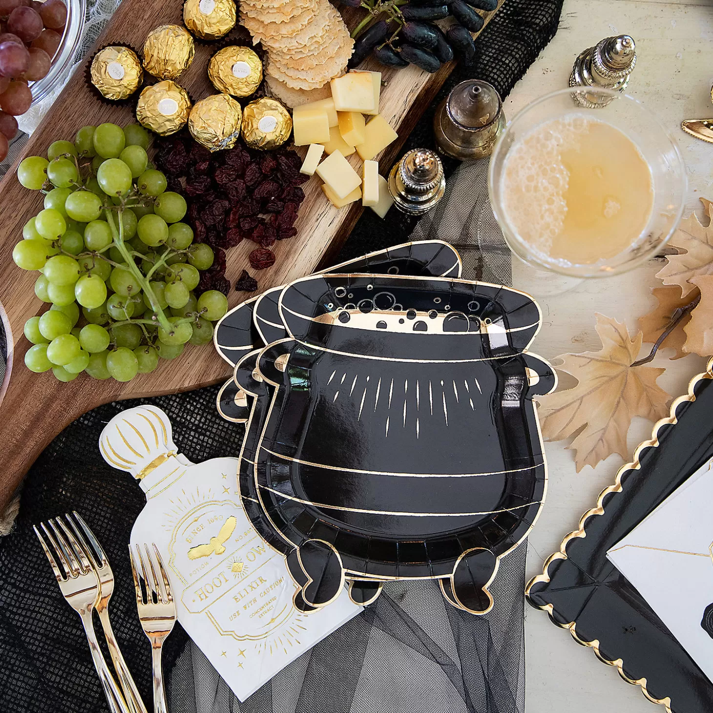 Best My Mind's Eye Spellbound Cauldron-Shaped Paper Dessert Plates - 8 Ct. Tableware