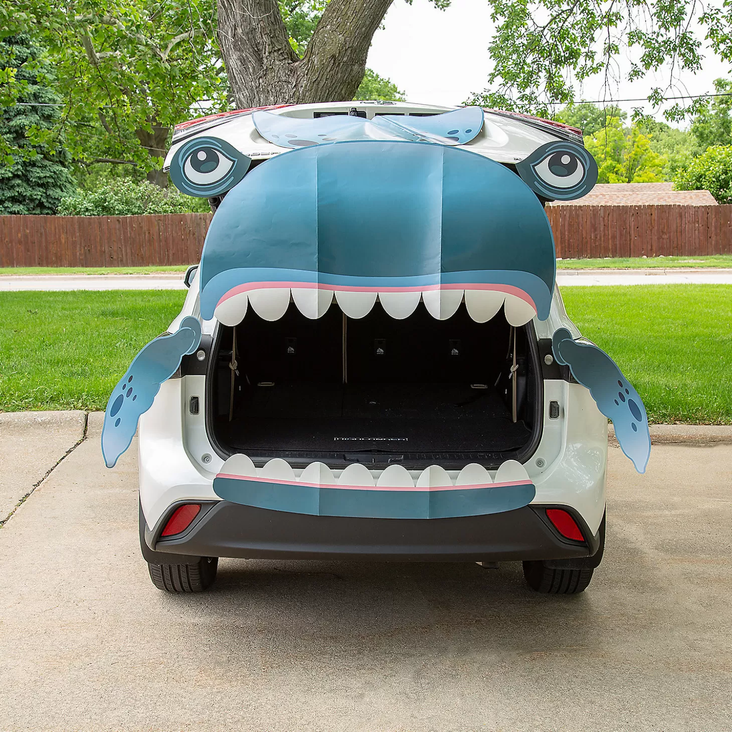 Hot Value Jonah & The Whale Trunk-Or-Treat Decorating Kit - 7 Pc. Religious Halloween